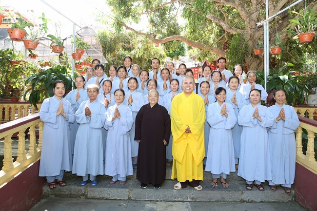 Dong Cao Pagoda offering to the rain retreat schools